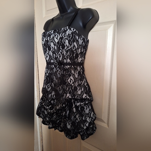 City triangles cocktail /prom dress lacy size 7 - Picture 4 of 8